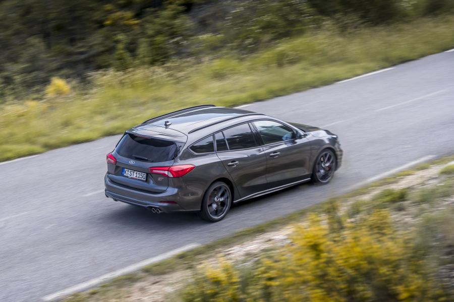  Ford Focus ST Estate 2019 года  (WW) (фото 14 из 40)